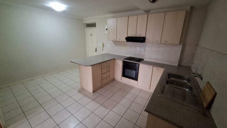 To Let 1 Bedroom Property for Rent in Wynberg Western Cape
